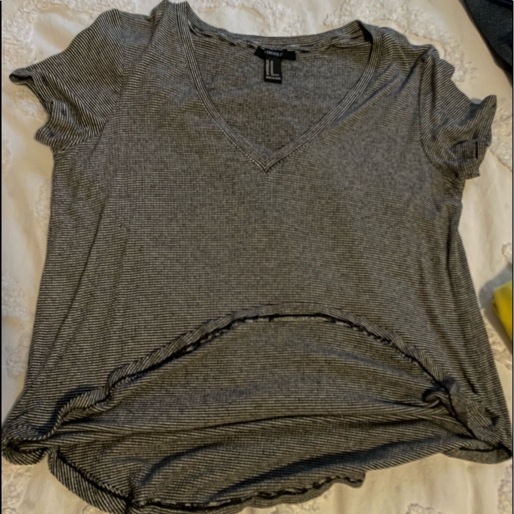 Stripped tee shirt